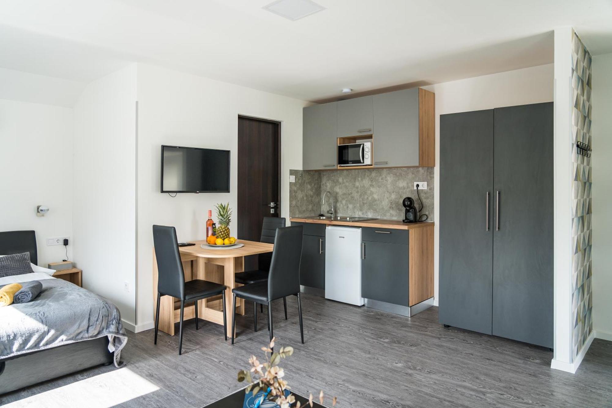 Balatonic Lemon Apartmanhaz ชิโอฟก ภายนอก รูปภาพ